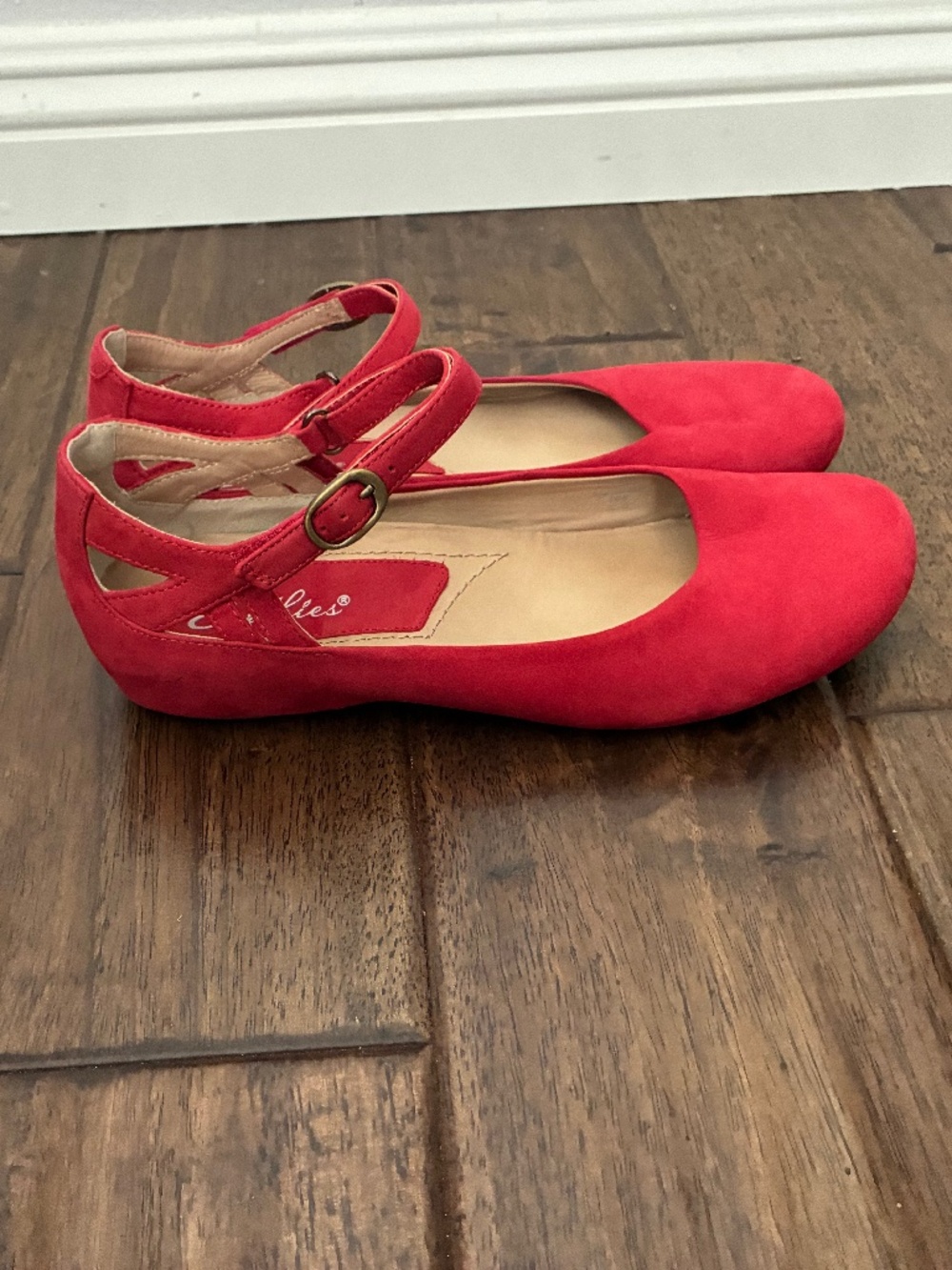 Earthies Capri Red Nubuck Mary Jane Flats Adjustable Womens 10B Comfort